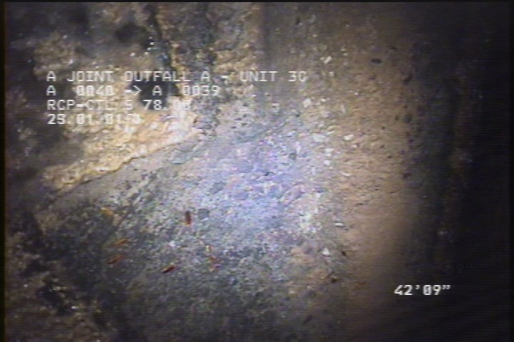 Surface Aggregate Projecting, from 03 to 04 o'clock, within 8 inches of joint: YES