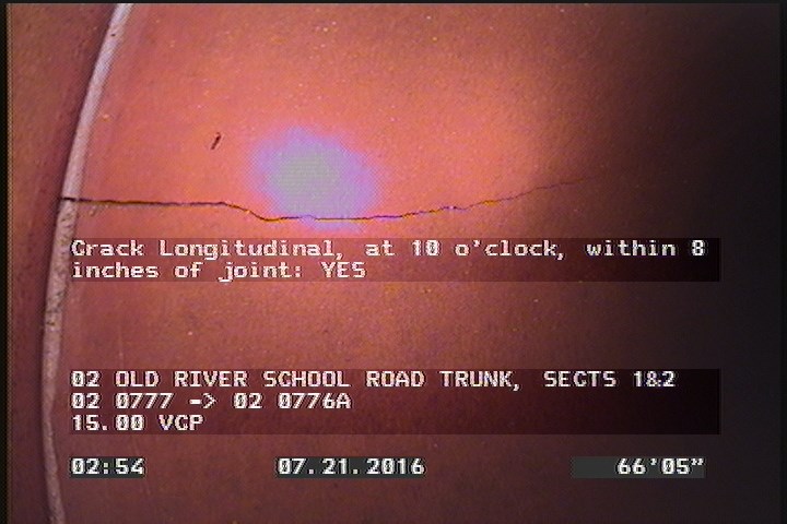 Crack Longitudinal, at 10 o'clock, within 8 inches of joint: YES
