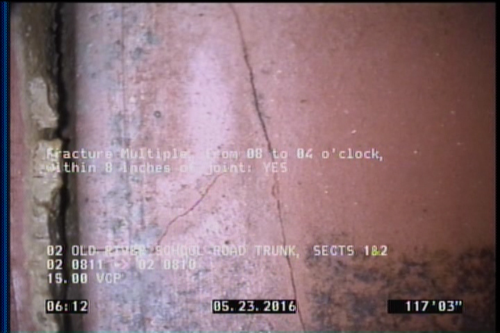 Fracture Multiple, from 08 to 04 o'clock, within 8 inches of joint: YES