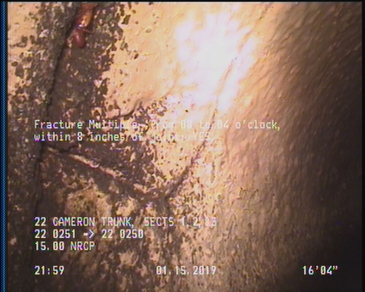 Fracture Multiple, from 08 to 04 o'clock, within 8 inches of joint: YES