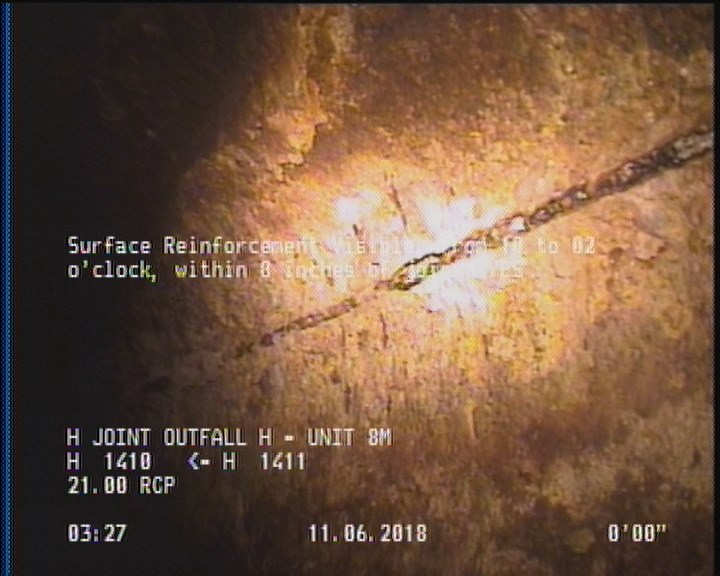 Surface Reinforcement Visible, from 10 to 02 o'clock, within 8 inches of joint: YES