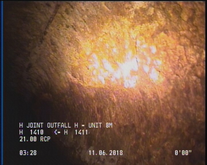 Surface Spalling, from 09 to 03 o'clock, within 8 inches of joint: YES