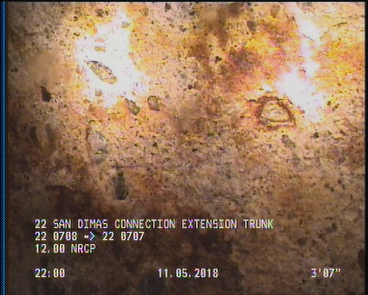 Surface Aggregate Projecting, from 08 to 04 o'clock, within 8 inches of joint: YES, Start