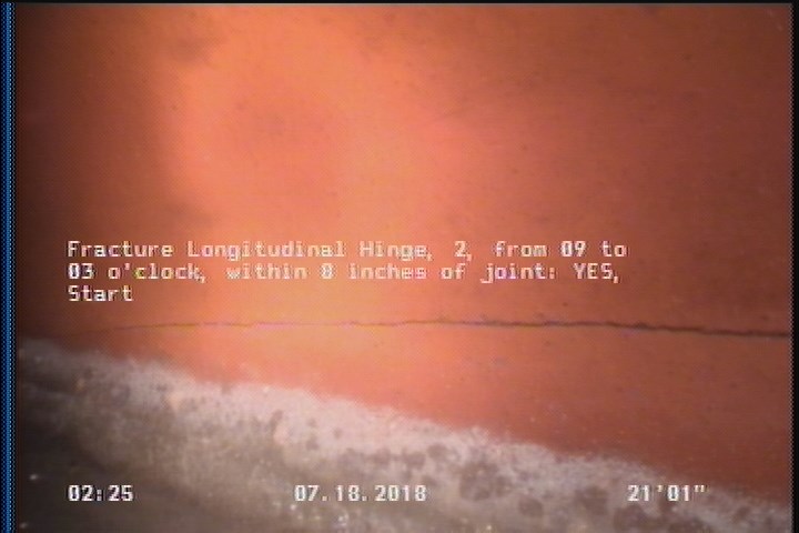 Fracture Longitudinal Hinge, 2, from 09 to 03 o'clock, within 8 inches of joint: YES, Start