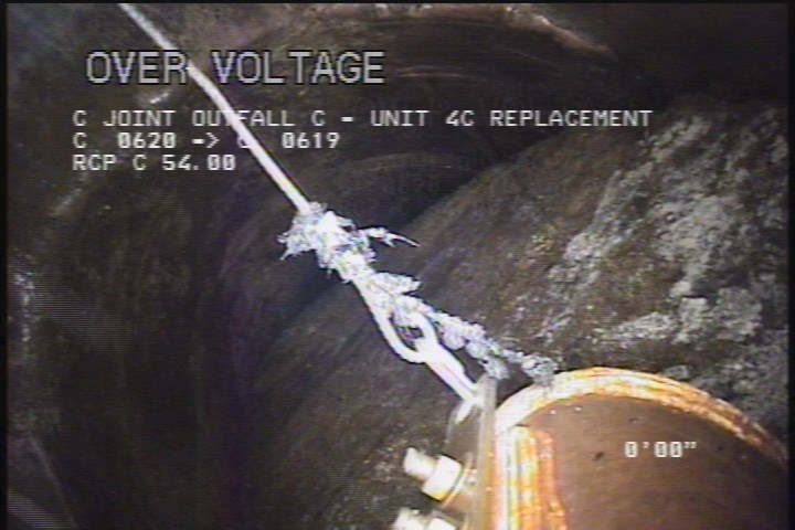 Deposits Settled Other, 70 %of cross sectional area, from 02 to 10 o'clock, , within 8 inches of joint: NO - FLOATING SLUDGE