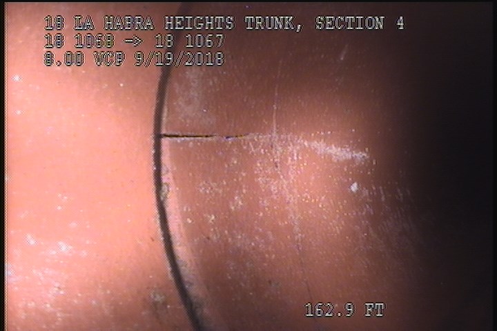 Fracture Multiple, from 08 to 04 o'clock, within 8 inches of joint: YES