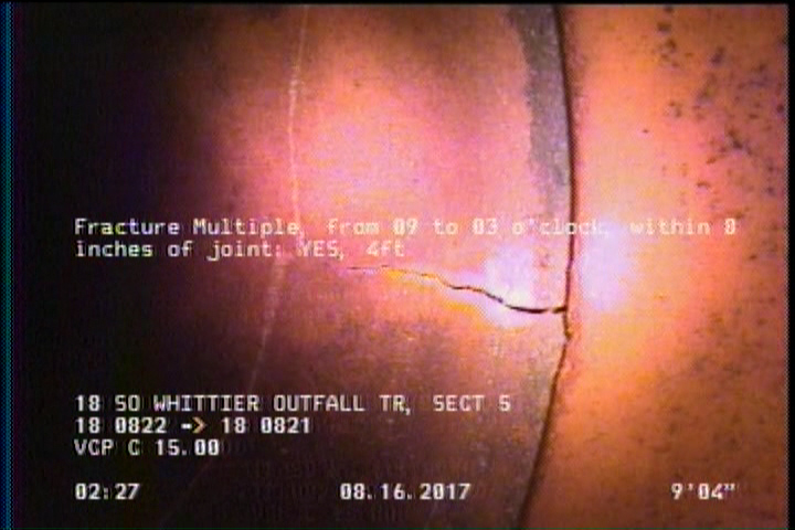 Fracture Multiple, from 09 to 03 o'clock, within 8 inches of joint: YES, 4ft