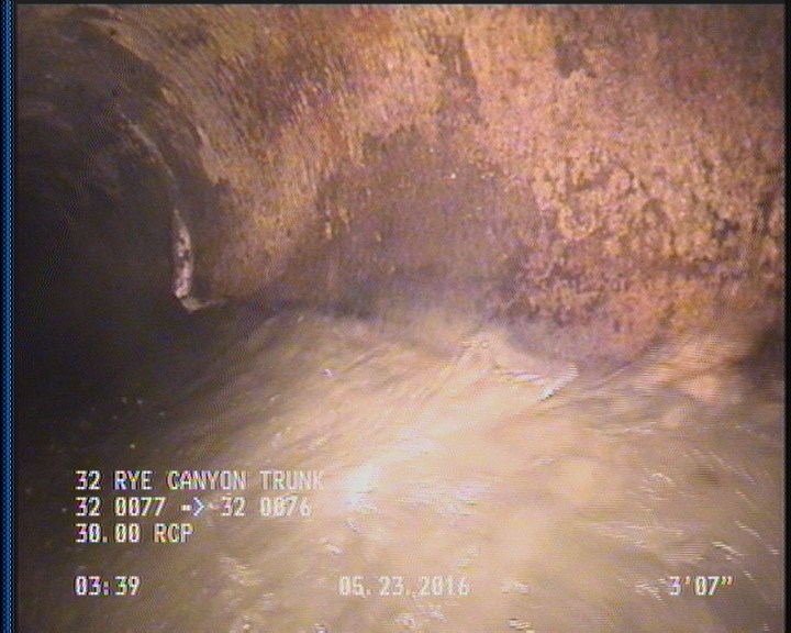 Deposits Attached Grease, 5 %of cross sectional area, from 04 to 08 o'clock, , within 8 inches of joint: YES, Start