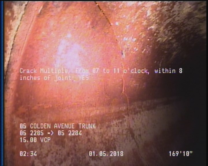 Crack Multiple, from 07 to 11 o'clock, within 8 inches of joint: YES