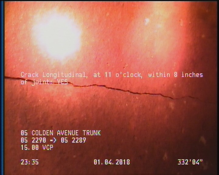 Crack Longitudinal, at 11 o'clock, within 8 inches of joint: YES