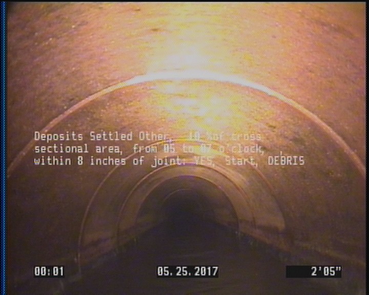 Deposits Settled Other, 10 %of cross sectional area, from 05 to 07 o'clock, , within 8 inches of joint: YES, Start - DEBRIS