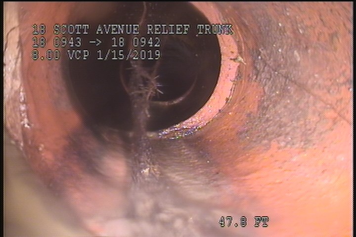 Tap Factory Made Active, at 09 o'clock, -, within 8 inches of joint: YES, 4" - 5% ROOTS-LATERAL