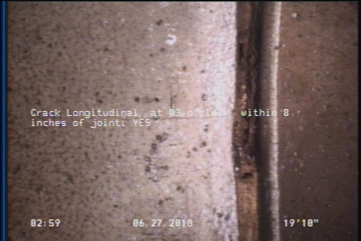 Crack Longitudinal, at 03 o'clock, within 8 inches of joint: YES