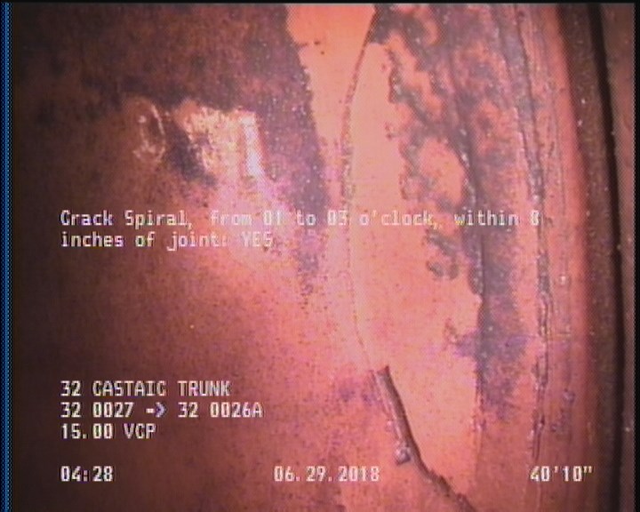 Crack Spiral, from 01 to 03 o'clock, within 8 inches of joint: YES