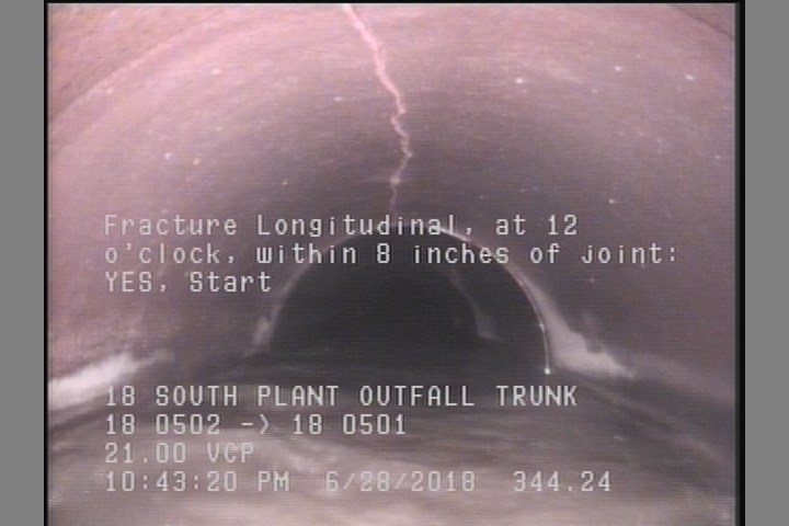Fracture Longitudinal, at 12 o'clock, within 8 inches of joint: YES, Start