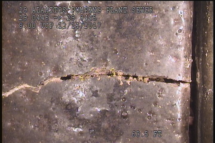 Fracture Multiple, from 07 to 05 o'clock, within 8 inches of joint: YES - SLIGHT