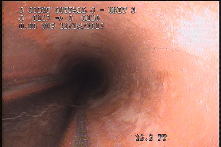 Fracture Circumferential, from 06 to 05 o'clock, within 8 inches of joint: YES - SLIGHT LONG
