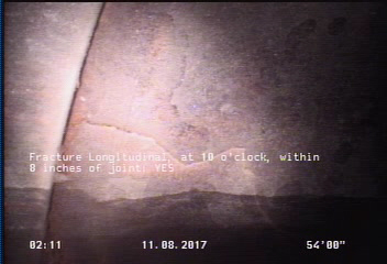 Fracture Longitudinal, at 10 o'clock, within 8 inches of joint: YES