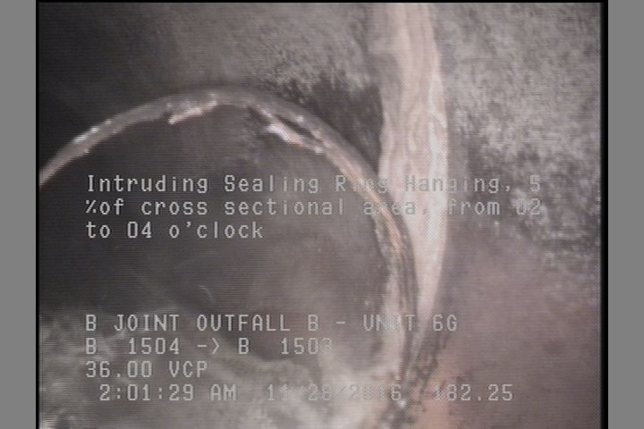 Intruding Sealing Ring Hanging, 5 %of cross sectional area, from 02 to 04 o'clock