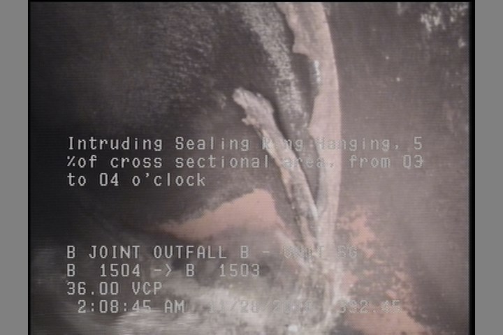 Intruding Sealing Ring Hanging, 5 %of cross sectional area, from 03 to 04 o'clock