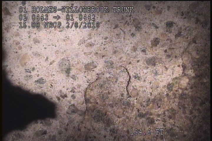 Surface Spalling, from 08 to 04 o'clock, within 8 inches of joint: NO - PEELING CONCRETE SEVERE AGG ATTCHED
