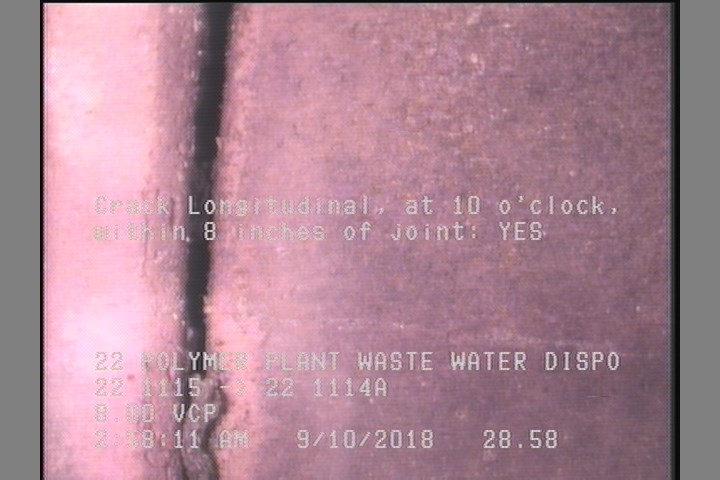 Crack Longitudinal, at 10 o'clock, within 8 inches of joint: YES