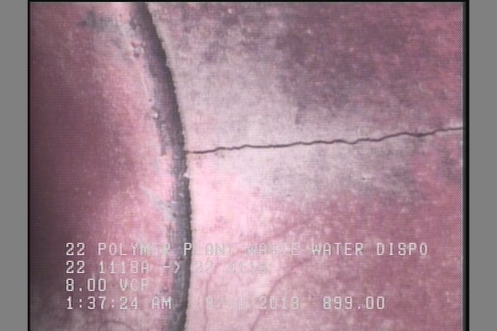 Crack Longitudinal, at 02 o'clock, within 8 inches of joint: YES