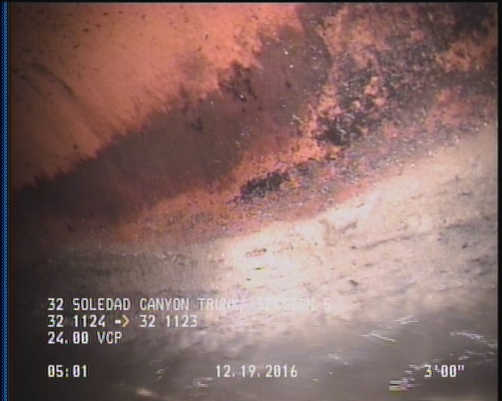 Deposits Attached Grease, 5 %of cross sectional area, from 04 to 08 o'clock, , within 8 inches of joint: YES, Start