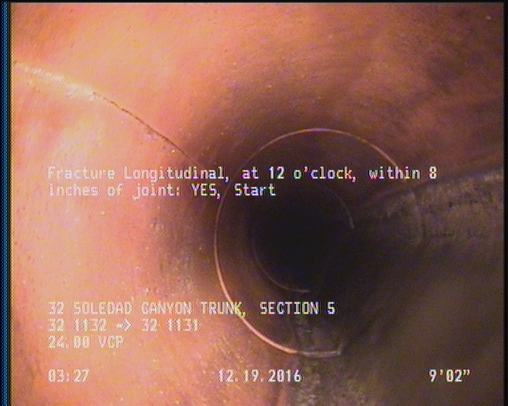Fracture Longitudinal, at 12 o'clock, within 8 inches of joint: YES, Start