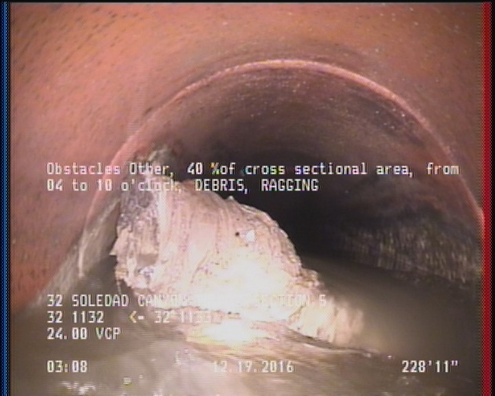 Obstacles Other, 40 %of cross sectional area, from 04 to 10 o'clock - DEBRIS, RAGGING