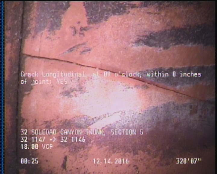 Crack Longitudinal, at 09 o'clock, within 8 inches of joint: YES