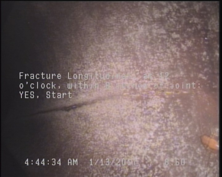 Fracture Longitudinal, at 12 o'clock, within 8 inches of joint: YES, Start