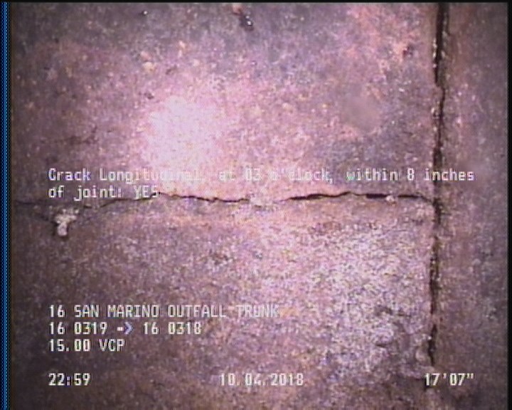 Crack Longitudinal, at 03 o'clock, within 8 inches of joint: YES