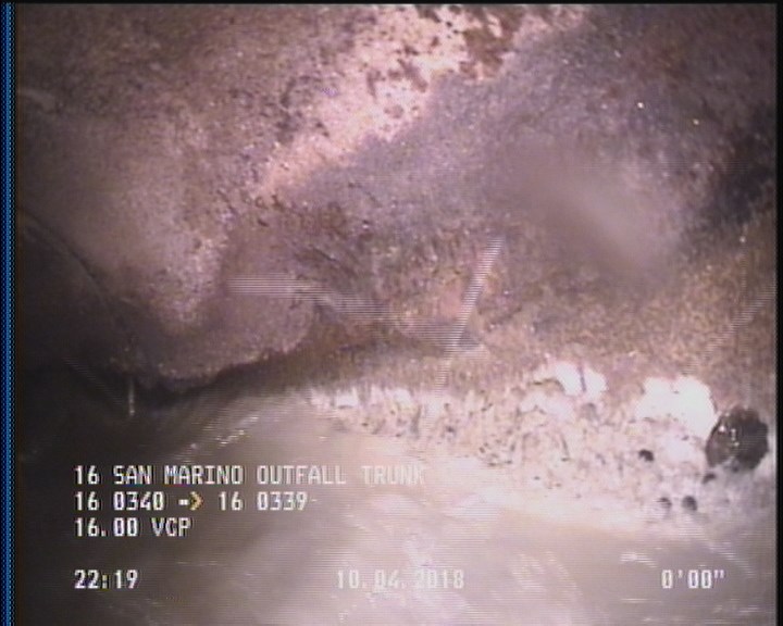 Deposits Attached Grease, 5 %of cross sectional area, from 04 to 08 o'clock, , within 8 inches of joint: YES, Start
