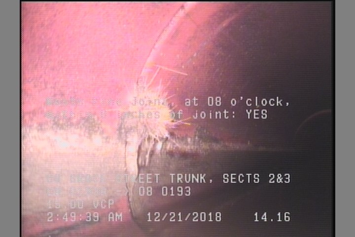 Roots Fine Joint, at 08 o'clock, within 8 inches of joint: YES