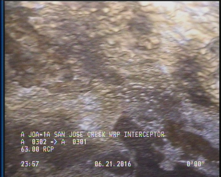 Surface Aggregate Visible, from 09 to 03 o'clock, within 8 inches of joint: YES