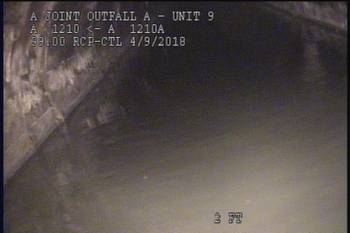 Deposits Settled Other, 5 %of cross sectional area, from 04 to 08 o'clock, , within 8 inches of joint: NO - UNKNOWN DEBRIS