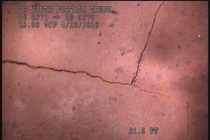 Fracture Multiple, from 08 to 04 o'clock, within 8 inches of joint: YES - SL
