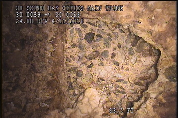 Surface Aggregate Missing, from 08 to 04 o'clock, within 8 inches of joint: YES - SEVERE AGG
