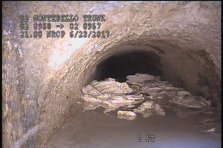 General Observation - LOOKING U/S TOWARDS MH 959, MAG DEPOSITS, 4 TO 8 OCLOCK, 25%