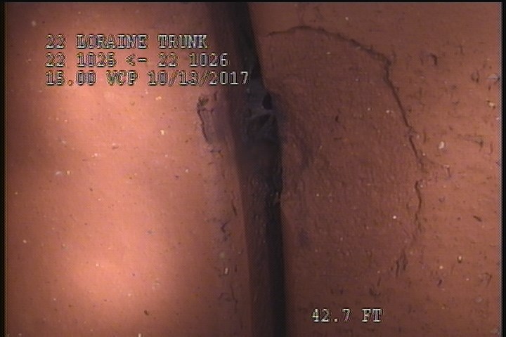 Surface Spalling, at 01 o'clock, within 8 inches of joint: YES